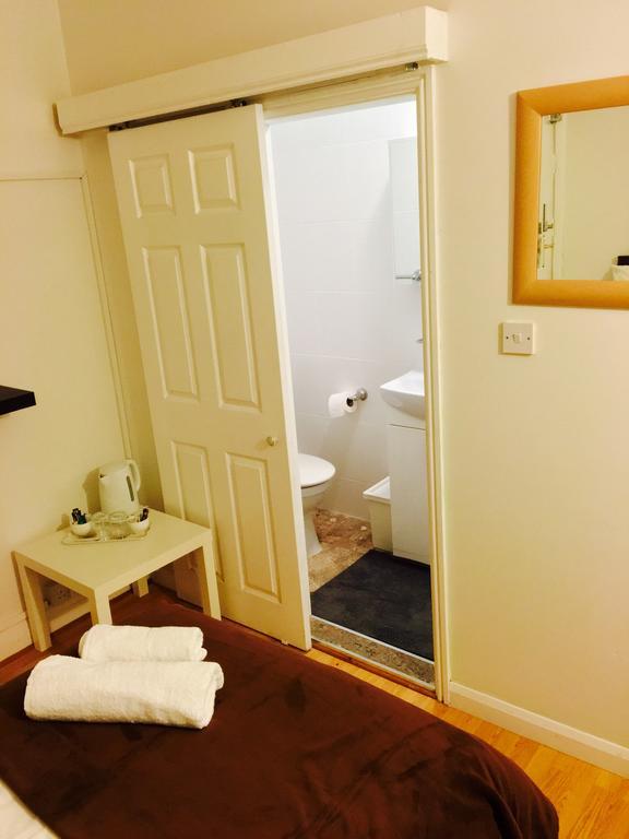 Gable Lodge London Phòng bức ảnh